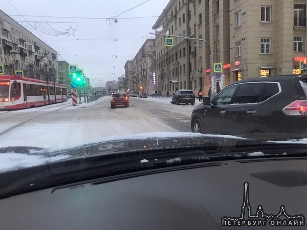 Audi и Опель в ДТП на перекрёстке Перевозного и Новочеркасского
