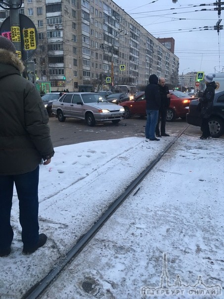 Дтп на пересечении пр. Луначарского и Есенина