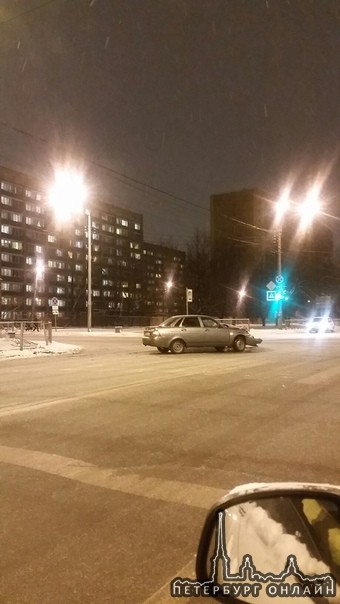 На перекрестке Новоизмайловского и Кузнецовской один летчик вспомнил, что раньше на месте парка Авиа...