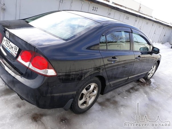 В ночь на 24 декабря в г. Кудрово был угнан автомобиль Honda Civic черного цвета, 2010 года выпуска.