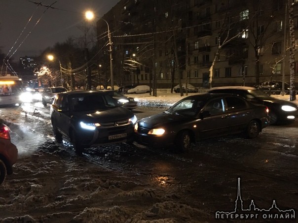 Нужны свидетели аварии на Институтском проспекте у гостиницы Спутник! Я водитель Киа спектра соверша...