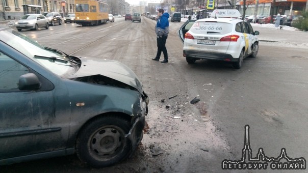 28.12.18 приблизительно в 14:40 произошло дтп на перекрестке М.Говорова и Васи Алексеева.