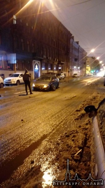 На Разьезжей улице, виновник дтп протаранил две машины и скрылся с места , со слов пострадавшего маш...