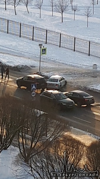Яндекс драйв отличился на Приморском проспекте) задом подбил паркетник! Объезд по встречка!