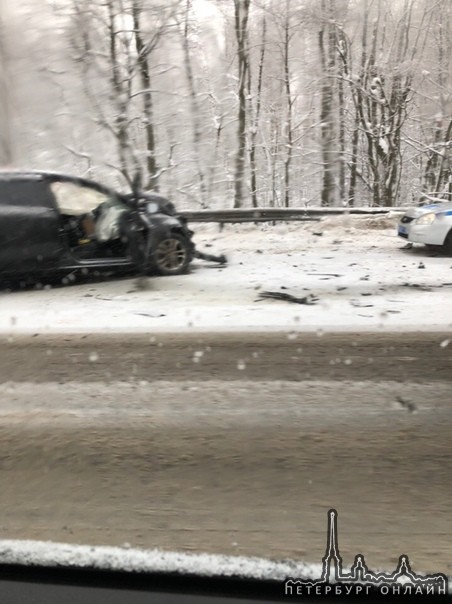 Авария на выборгском шоссе в сторону города между поворотом на Левашова и Песочным