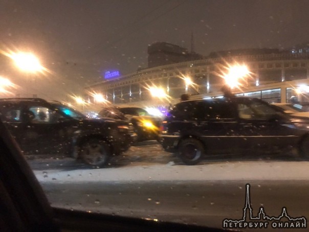 ДТП на заезде на мост Александра Невского