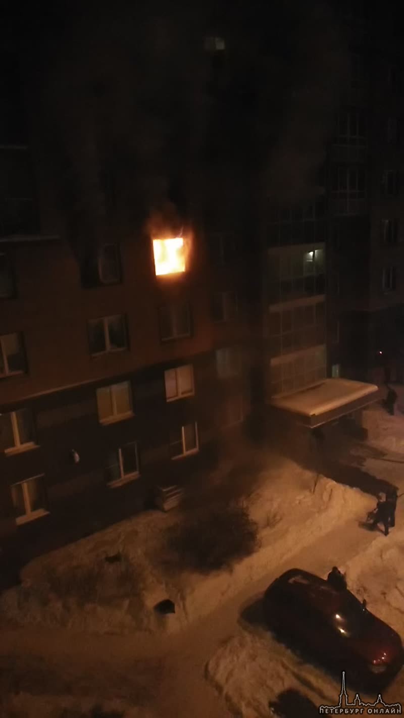 Пожар в Славянке в доме 40 к1, но кончилась вода.