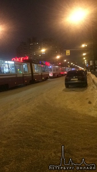 ДТП На Проспекте Науки, трамваи от Академической стоят