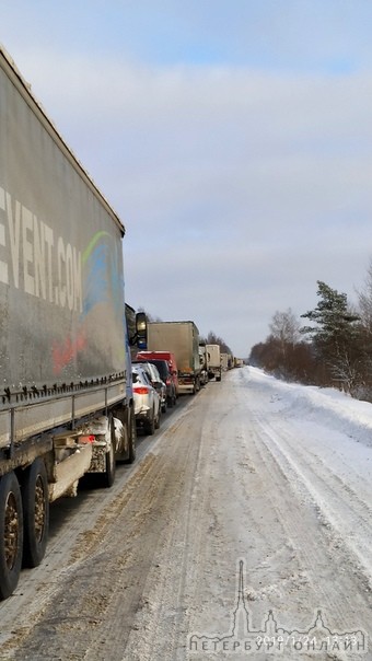 Трасса Кола стоит от поворота на Жихарево, впереди дтп , стоим без движения, будьте аккуратны на дор...