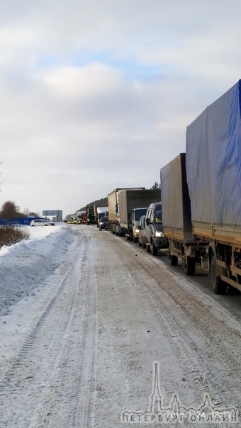 Трасса Кола стоит от поворота на Жихарево, впереди дтп , стоим без движения, будьте аккуратны на дор...