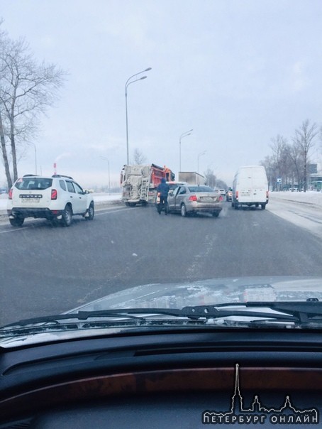 Только что легкие целовашки на Пулковском шоссе в сторону города, напротив Лета. Мешают, но не очень...