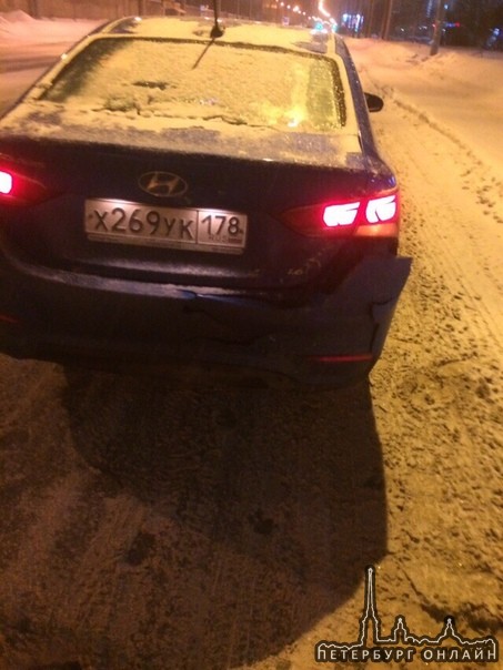 23 января, примерно в 22:00 прямо на переезде после кругового движения на улице Седова 18 Hyundai Соля...