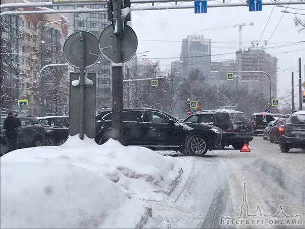 ДТП на перекрёстке Рашетовой и проспекта Тереза