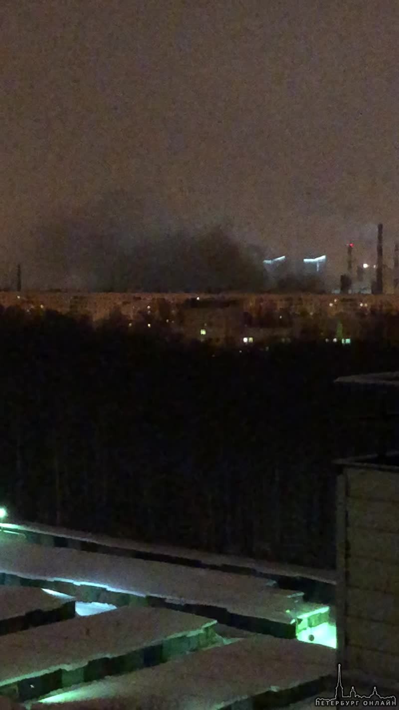В Невском районе что-то горит.