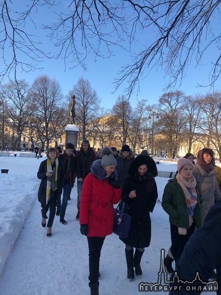 Школу номер 222 центрального района эвакуируют