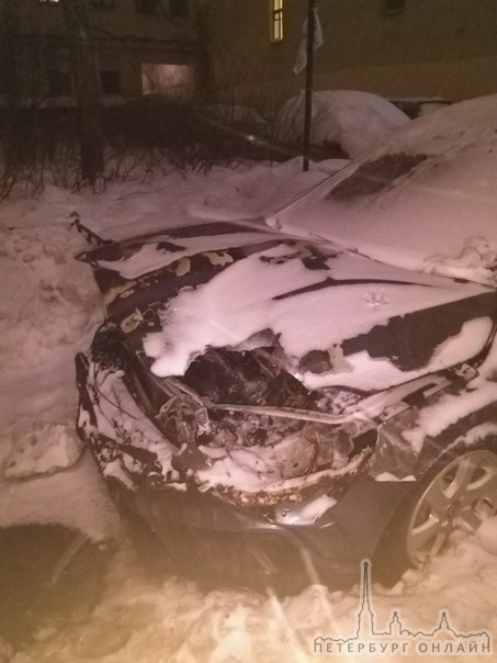 В ночь с 2 на 3 февраля во дворе дома 25-27 по Подольской улице в Адмиралтейском районе горел автомо...