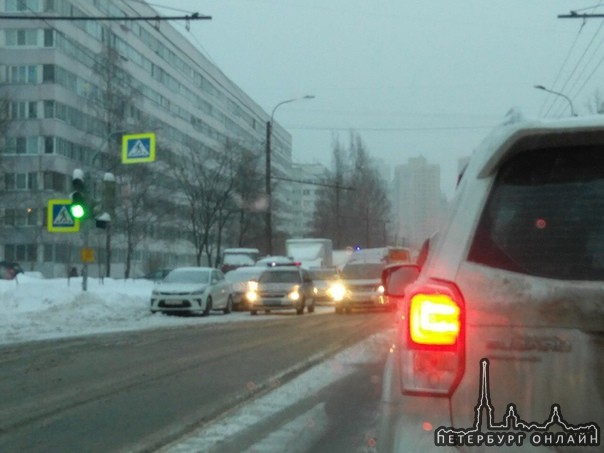 На Композиторов сбили пешехода, вроде живой