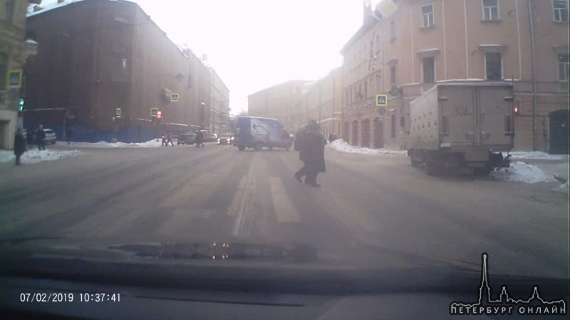 Видео сегодняшнего дтп на перекрестке Садовой и Большой Подьяческой