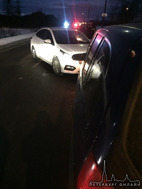 13 февраля в Петергофе на Ропшинском шоссе дом 4 в 17:25 произошло ДТП между автомобилями Hyundai Сол...