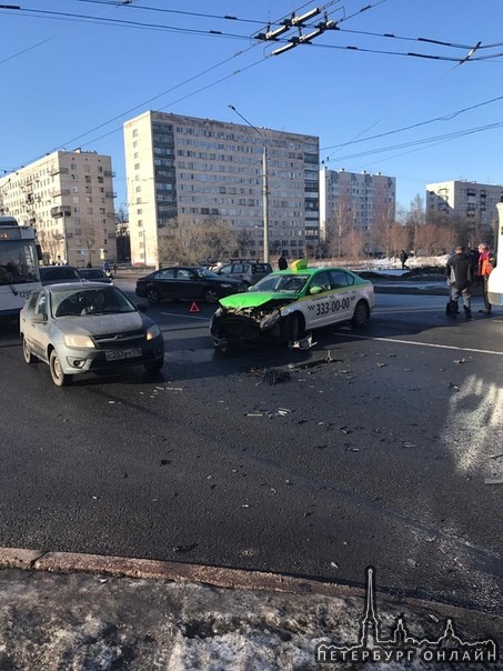 Ищу очевидцев аварии которая произошла 16 февраля в 14 часов по адресу проспект Ветеранов 98, НУЖНА ...