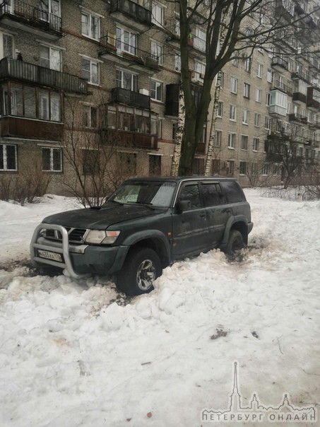 Сегодня в 5 утра на Гражданском 27к2 трое отчаянных молодых людей, сломав заграждение, поехали покор...