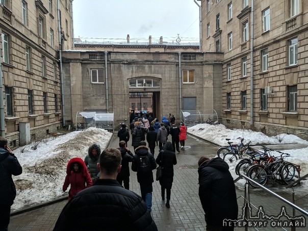 Второй день подряд эвакуируют общежитие ИТМО на Вяземском