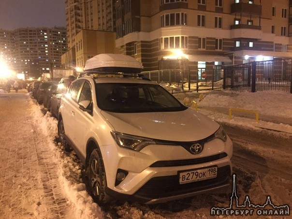 28 февраля в 3:00 ночи с парковки у Ленты в г.Кудрово был угнан автомобиль Toyota RAV4 белого цвета,...
