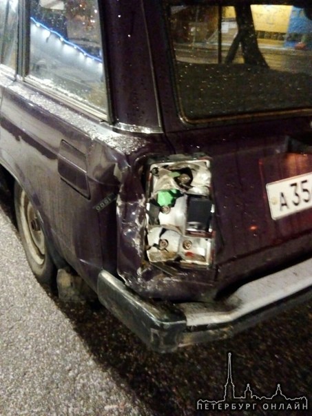 Сегодня примерно в 23:10 на Володарском мосту ударили в задний фонарь. Машина серебристого цвета, ма...