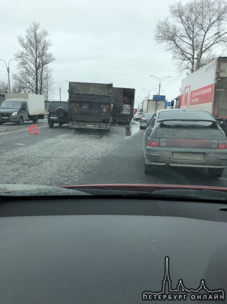 На Московском шоссе в сторону города, перед поворотом на Ям-Ижору.