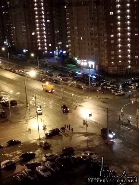 Дтп на Ленинском проспекте 76, пересечение с Кузнецова. Кажется трое участников.