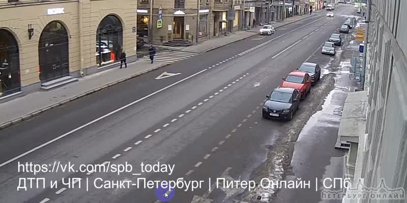 Видео утреннего ДТП со светофором и магазином на Большом проспекте ПС. Т