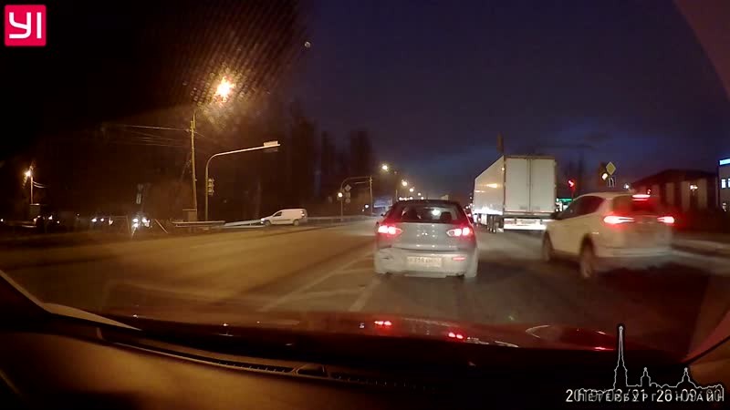 ДТП на Московском шоссе в п. Ленсоветовский, фура не успела затормозить.