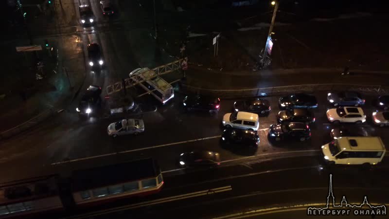 3-я авария за день на въезде в город Кудрово. Наконец приехало ДПС.