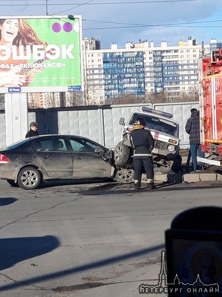 Нива спецслужб оказалась на Поло у перекреста Северного и Вавиловых