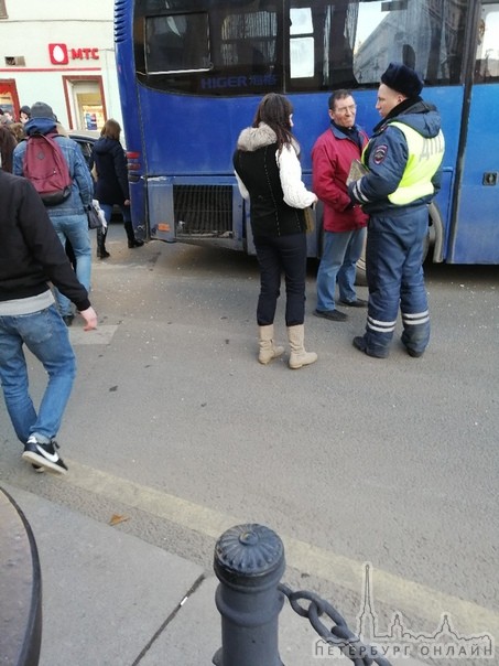 На Невском 126, столкновение автобуса и троллейбуса. Движение в сторону Восстания сильно затруднено.