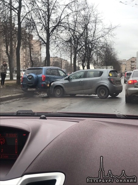 ДТП в кармане около Народной 56