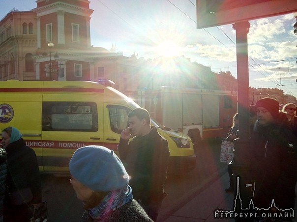 Дтп на Невском и Михайловской ул. Скорая на месте, забрала одного пассажира.