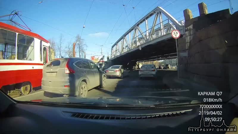 Nissan сбил женщину на повороте с Литовской на Чугунную.