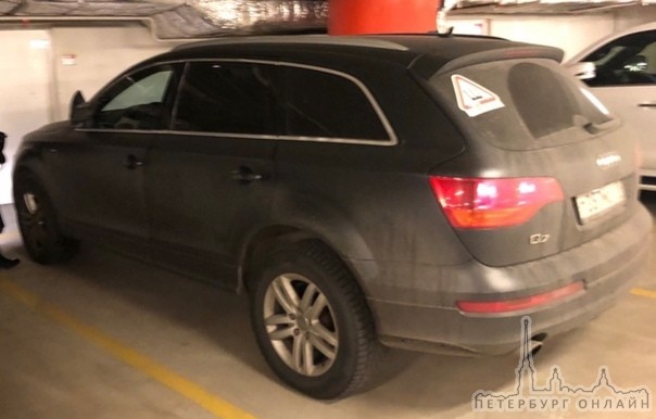 В 22 часа 4 апреля на В.О. от магазина Лэнд на Морской набережной 9 был угнан автомобиль Audi Q7 чер...