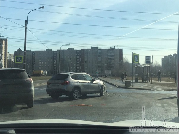 Повредили морду у БМВ на перекрёстке Брестского бульвара и улицы Рихарда Зорге. Второго участника не...