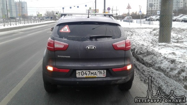 04 апреля от дома 38 по улице Типанова был угнан автомобиль KIA SPORTAGE III Цвета мокрый асфальт.