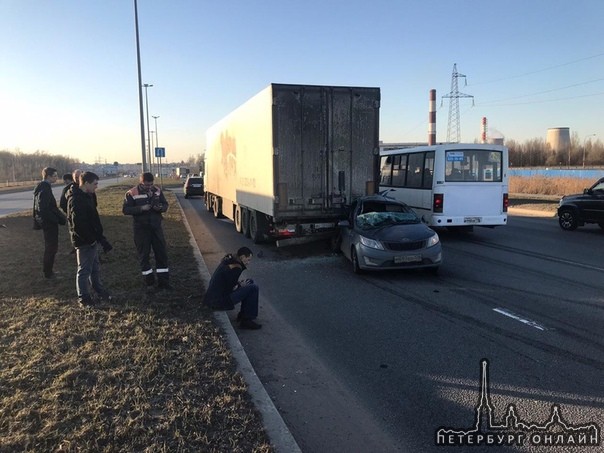 Прошу отозваться всех тех прекрасных людей, кто помог моему мужу при страшном дтп на Софийской ул. 0...