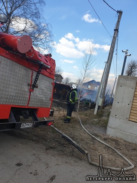 В Новосаратовке сгорел дом