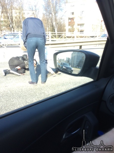 Сбили мотоциклиста на перекрёстке улицы Руставели и Пискаревского