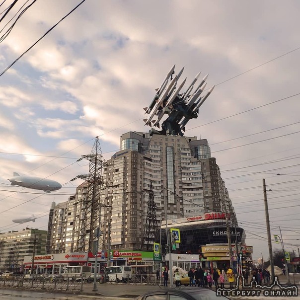 Посмотрите, как фотограф и художник Вадим Соловьёв заселил город "фантастическими тварями".
