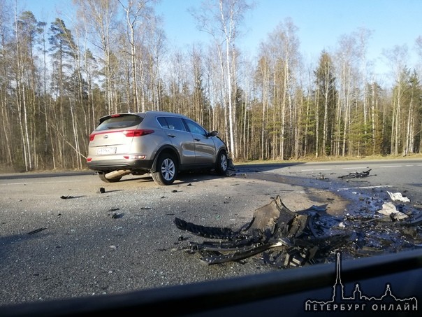 В 18:43 в Выборгском районе Ленинградской области на 102 км. автодороги "Скандинавия" столкнулись Фо...