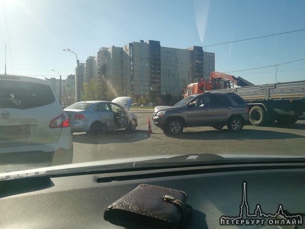 Немецкая повозка была беспощадно подбита в Рыбацком, на перекрестке у ленты .....