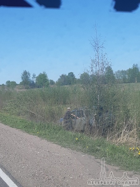 Улетел около Синявинских высот один улетел в кювет. Вытащили.