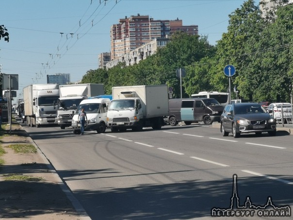 На Софийской авария, перегорожены все полосы От Белы Куна к пр. Славы
