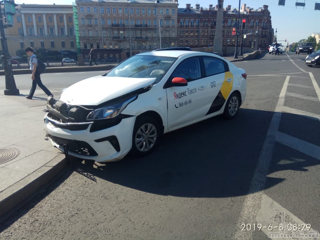 Ищу свидетелей ДТП на пересечении наб. Фонтанки и Московского проспекта 08.06.19 примерно в 5:30. Мо...